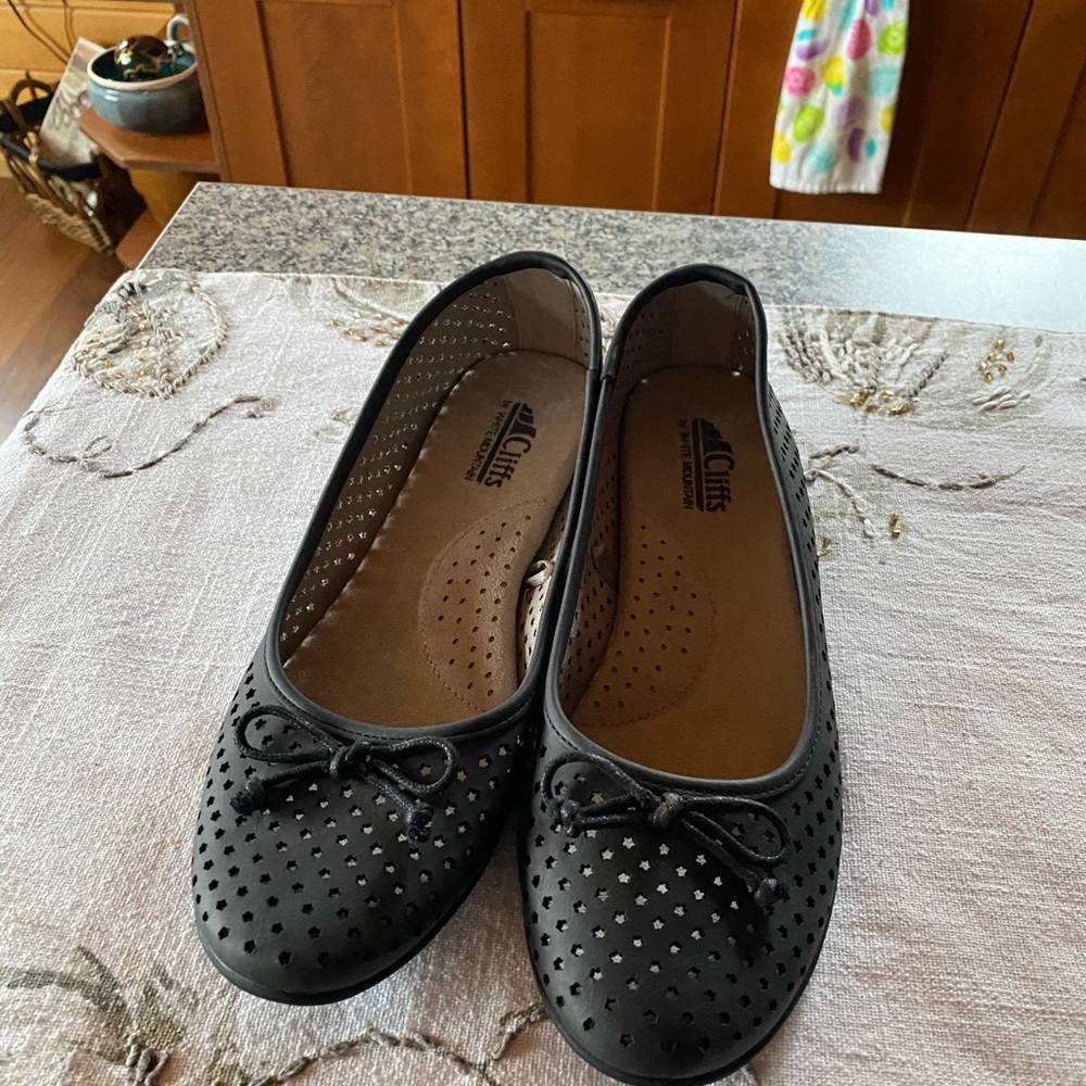 Black flat shoes!